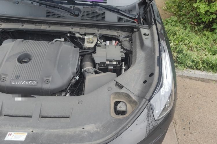 Used Lynk & Co 01 2021 2.0TD Four-Wheel Drive Dark Night Edition Engine Bay Left