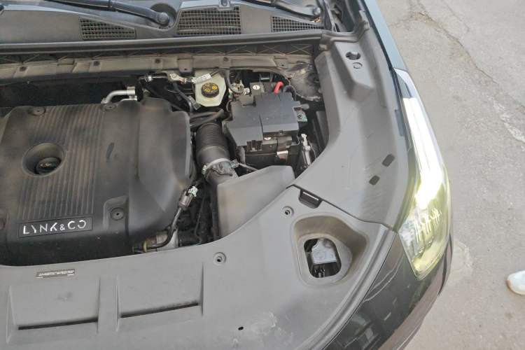 Used Lynk & Co 01 2021 2.0TD Two-Wheel-Drive Pro Trim Engine Bay Left