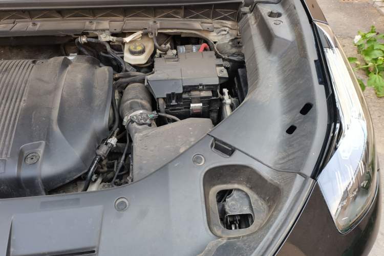 Used Lynk & Co 01 2021 2.0TD Two-Wheel-Drive Pro Trim Engine Bay Left