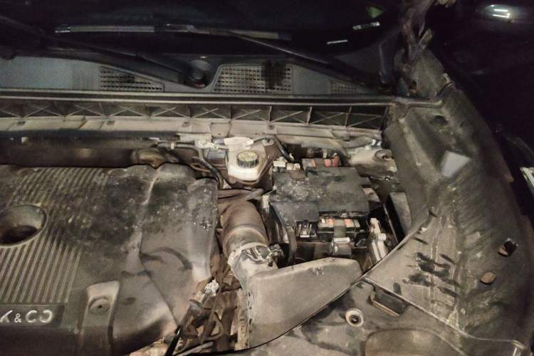 Used Lynk & Co 01 2021 2.0TD Two-Wheel-Drive Pro Trim Engine Bay Left