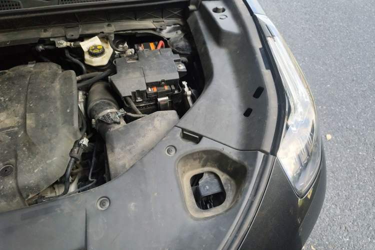 Used Lynk & Co 01 2021 2.0TD Two-Wheel-Drive Pro Trim Engine Bay Left