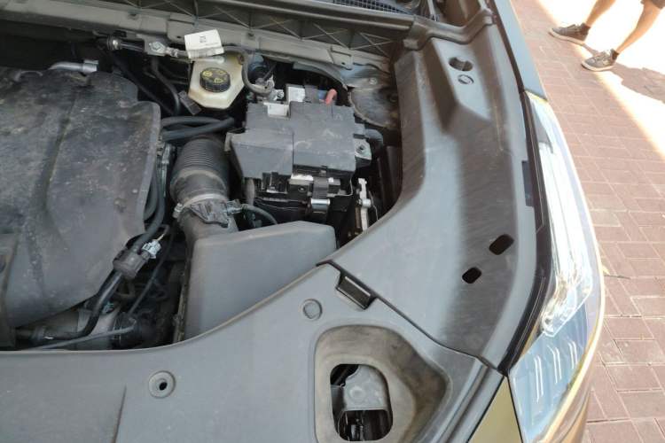 Used Lynk & Co 01 2021 2.0TD Two-Wheel-Drive Pro Trim Engine Bay Left