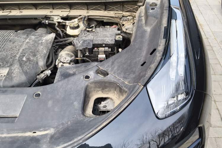 Used Lynk & Co 01 2021 2.0TD Four-Wheel Drive Dark Night Edition Engine Bay Left