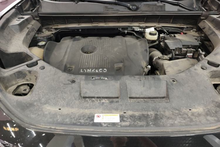 Used Lynk & Co 01 2021 2.0TD Four-Wheel Drive Dark Night Edition Engine Bay
