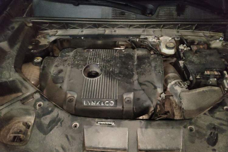 Used Lynk & Co 01 2021 2.0TD Two-Wheel-Drive Pro Trim Engine Bay