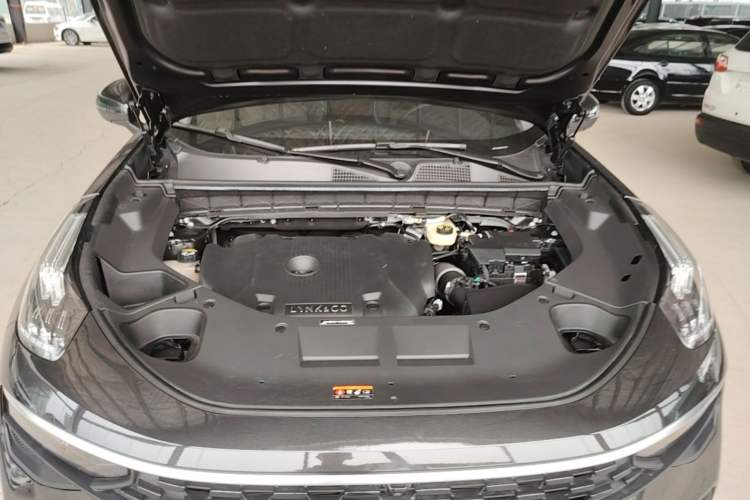 Used Lynk & Co 01 2021 2.0TD Two-Wheel-Drive Pro Trim Engine Bay