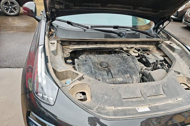Used Lynk & Co 01 2021 2.0TD Two-Wheel-Drive Pro Trim Engine Bay Right