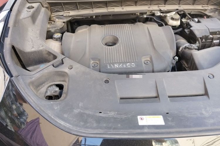 Used Lynk & Co 01 2021 2.0TD Four-Wheel Drive Dark Night Edition Engine Bay Right