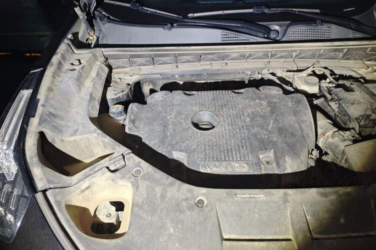 Used Lynk & Co 01 2021 2.0TD Two-Wheel-Drive Pro Trim Engine Bay Right