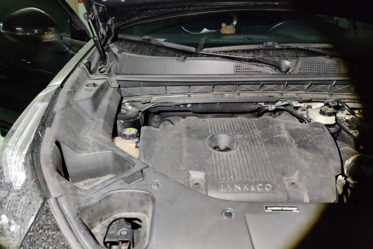 Used Lynk & Co 01 2021 2.0TD Four-Wheel Drive Dark Night Edition Engine Bay Right