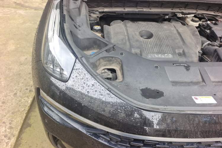 Used Lynk & Co 01 2021 2.0TD Two-Wheel-Drive Pro Trim Engine Bay Right