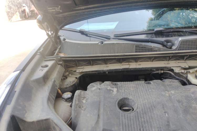 Used Lynk & Co 01 2021 2.0TD Two-Wheel-Drive Pro Trim Engine Bay Right