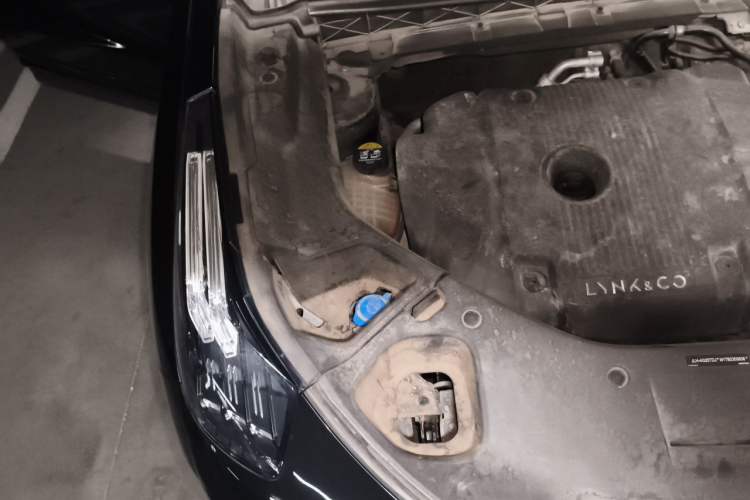 Used Lynk & Co 01 2021 2.0TD Two-Wheel-Drive Pro Trim Engine Bay Right