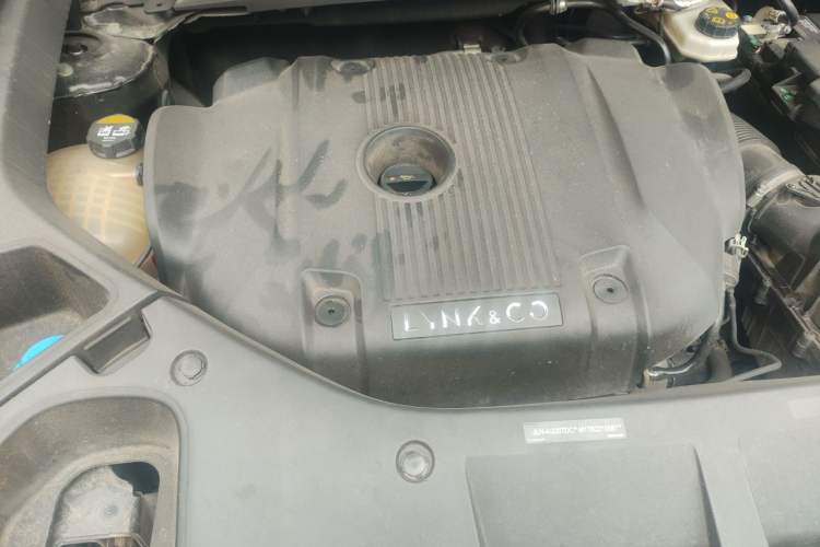 Used Lynk & Co 01 2021 2.0TD Four-Wheel Drive Dark Night Edition Engine Bay Right