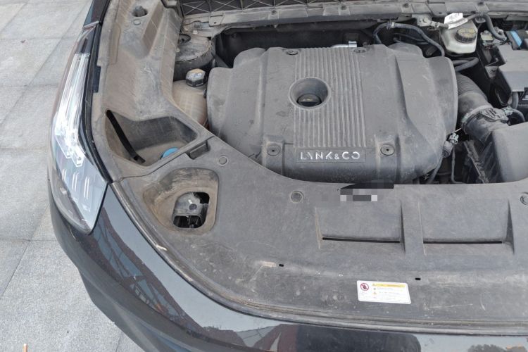 Used Lynk & Co 01 2021 2.0TD Four-Wheel Drive Dark Night Edition Engine Bay Right
