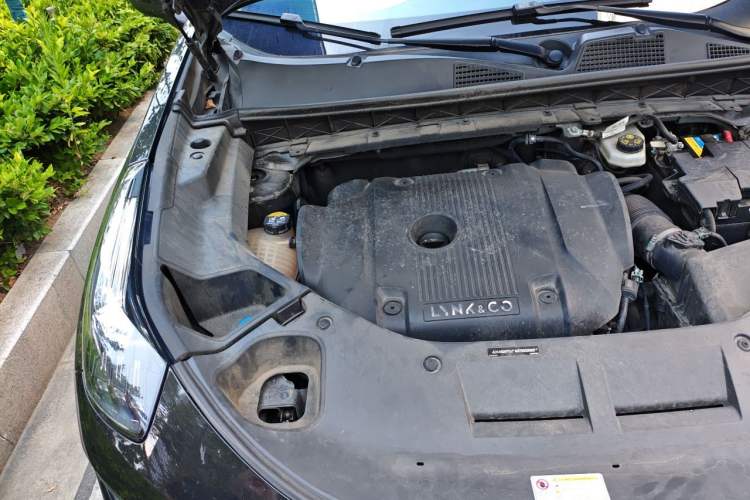 Used Lynk & Co 01 2021 2.0TD Two-Wheel-Drive Pro Trim Engine Bay Right