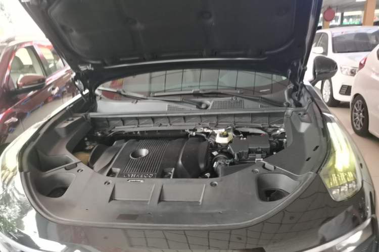 Used Lynk & Co 01 2021 2.0TD Two-Wheel-Drive Pro Trim Engine Bay