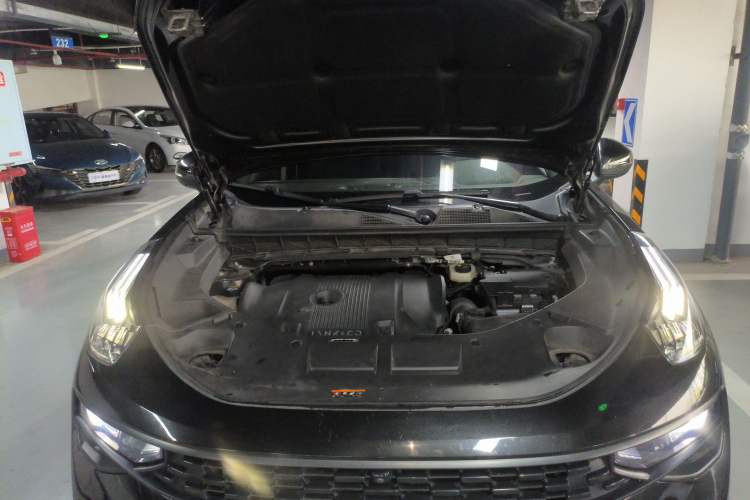 Used Lynk & Co 01 2021 2.0TD Four-Wheel Drive Dark Night Edition Engine Bay