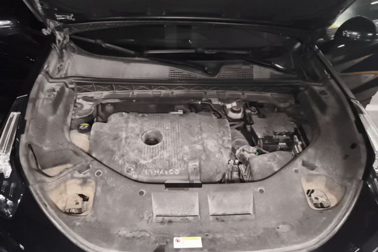 Used Lynk & Co 01 2021 2.0TD Two-Wheel-Drive Pro Trim Engine Bay
