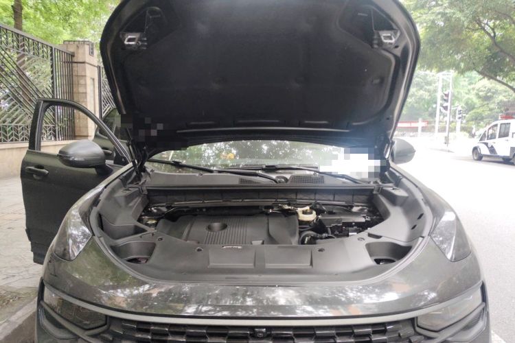 Used Lynk & Co 01 2021 2.0TD Four-Wheel Drive Dark Night Edition Engine Bay