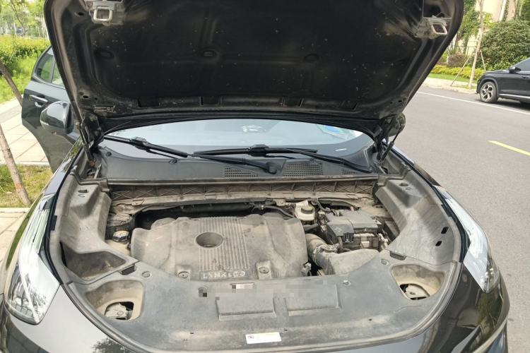 Used Lynk & Co 01 2021 2.0TD Two-Wheel-Drive Pro Trim Engine Bay