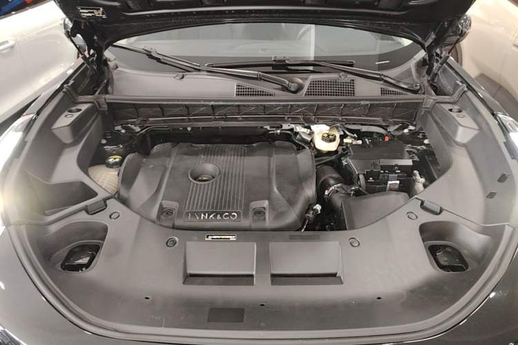 Used Lynk & Co 01 2021 2.0TD Two-Wheel-Drive Pro Trim Engine Bay