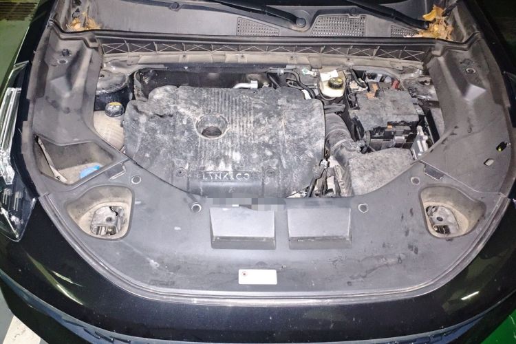 Used Lynk & Co 01 2021 2.0TD Two-Wheel-Drive Pro Trim Engine Bay