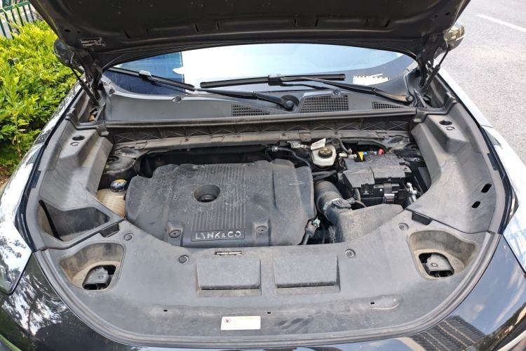 Used Lynk & Co 01 2021 2.0TD Two-Wheel-Drive Pro Trim Engine Bay