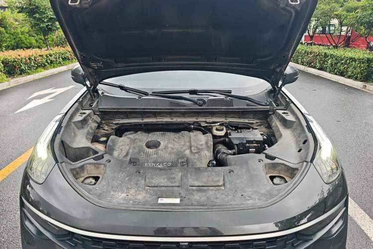 Used Lynk & Co 01 2021 2.0TD Two-Wheel-Drive Pro Trim Engine Bay