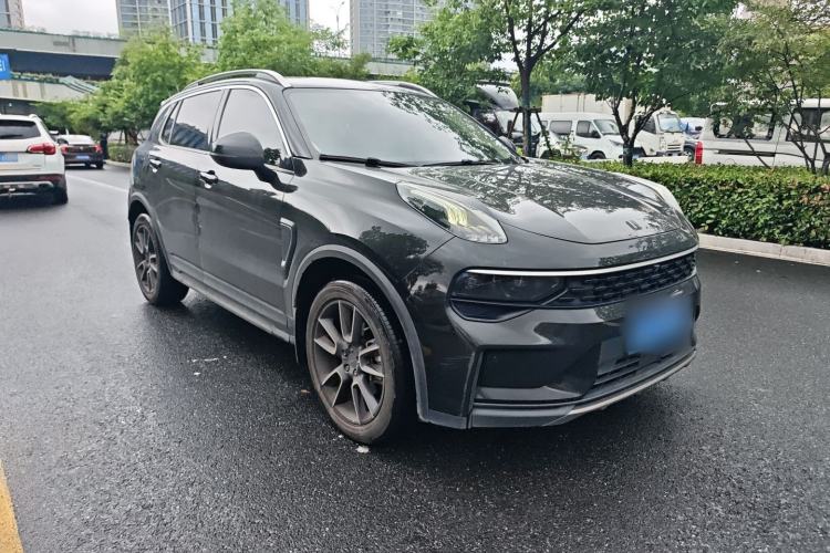 Used Lynk & Co 01 2021 2.0TD Two-Wheel-Drive Pro Trim Exterior 1