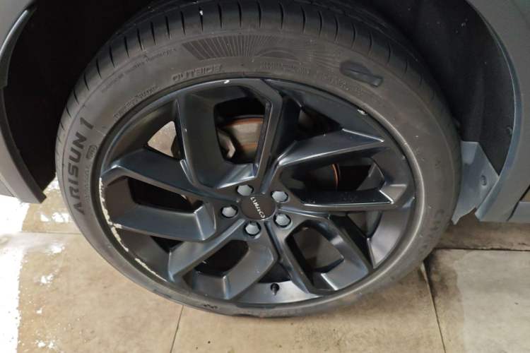 Used Lynk & Co 01 2021 2.0TD Four-Wheel Drive Dark Night Edition Exterior 2