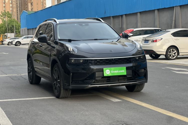Used Lynk & Co 01 2021 2.0TD Two-Wheel-Drive Pro Trim Exterior 2