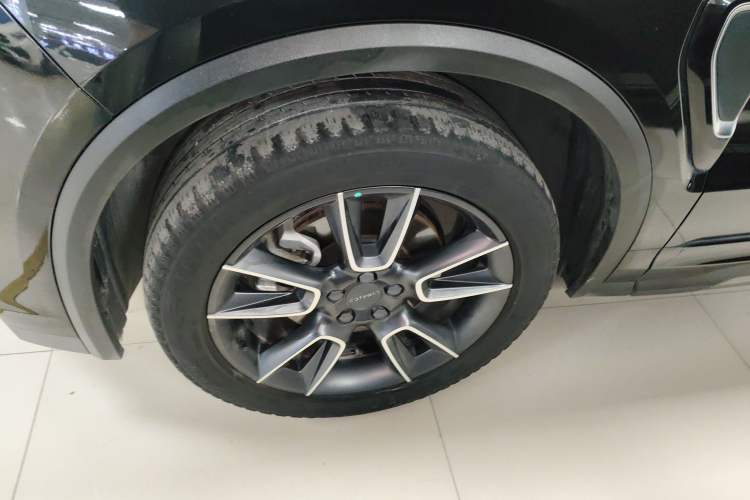 Used Lynk & Co 01 2021 2.0TD Two-Wheel-Drive Pro Trim Exterior 2