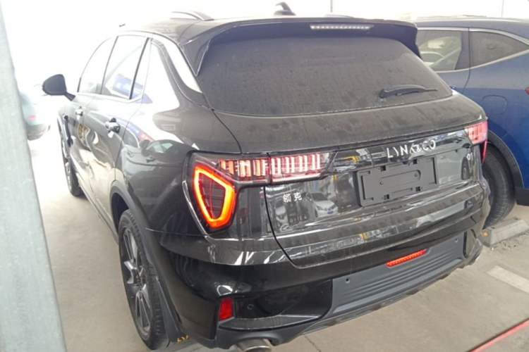 Used Lynk & Co 01 2021 2.0TD Two-Wheel-Drive Pro Trim Exterior 2