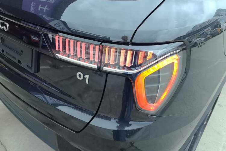 Used Lynk & Co 01 2021 2.0TD Two-Wheel-Drive Pro Trim Exterior 3