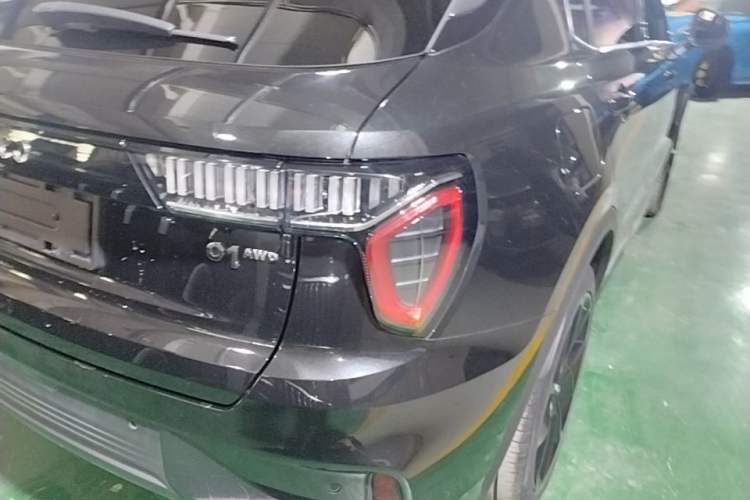 Used Lynk & Co 01 2021 2.0TD Four-Wheel Drive Dark Night Edition Exterior 3