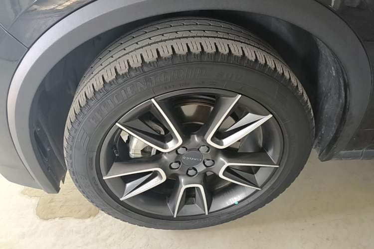 Used Lynk & Co 01 2021 2.0TD Two-Wheel-Drive Pro Trim Exterior 4