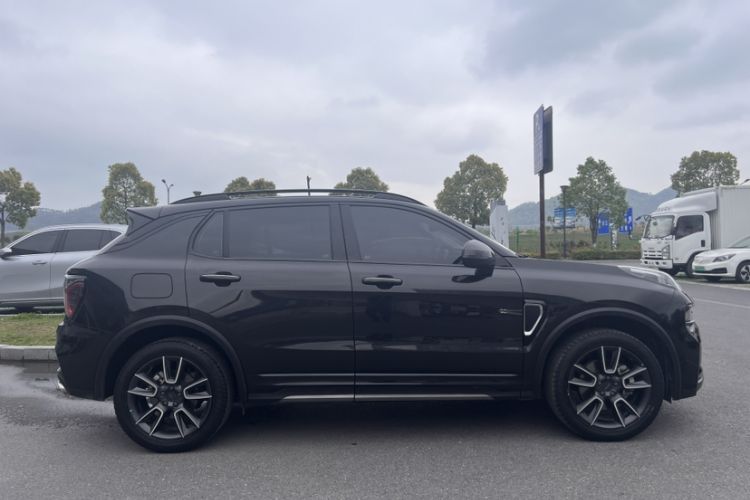 Used Lynk & Co 01 2021 2.0TD Two-Wheel-Drive Pro Trim Exterior 4