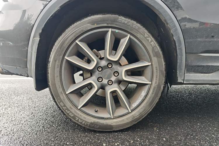 Used Lynk & Co 01 2021 2.0TD Two-Wheel-Drive Pro Trim Exterior 4