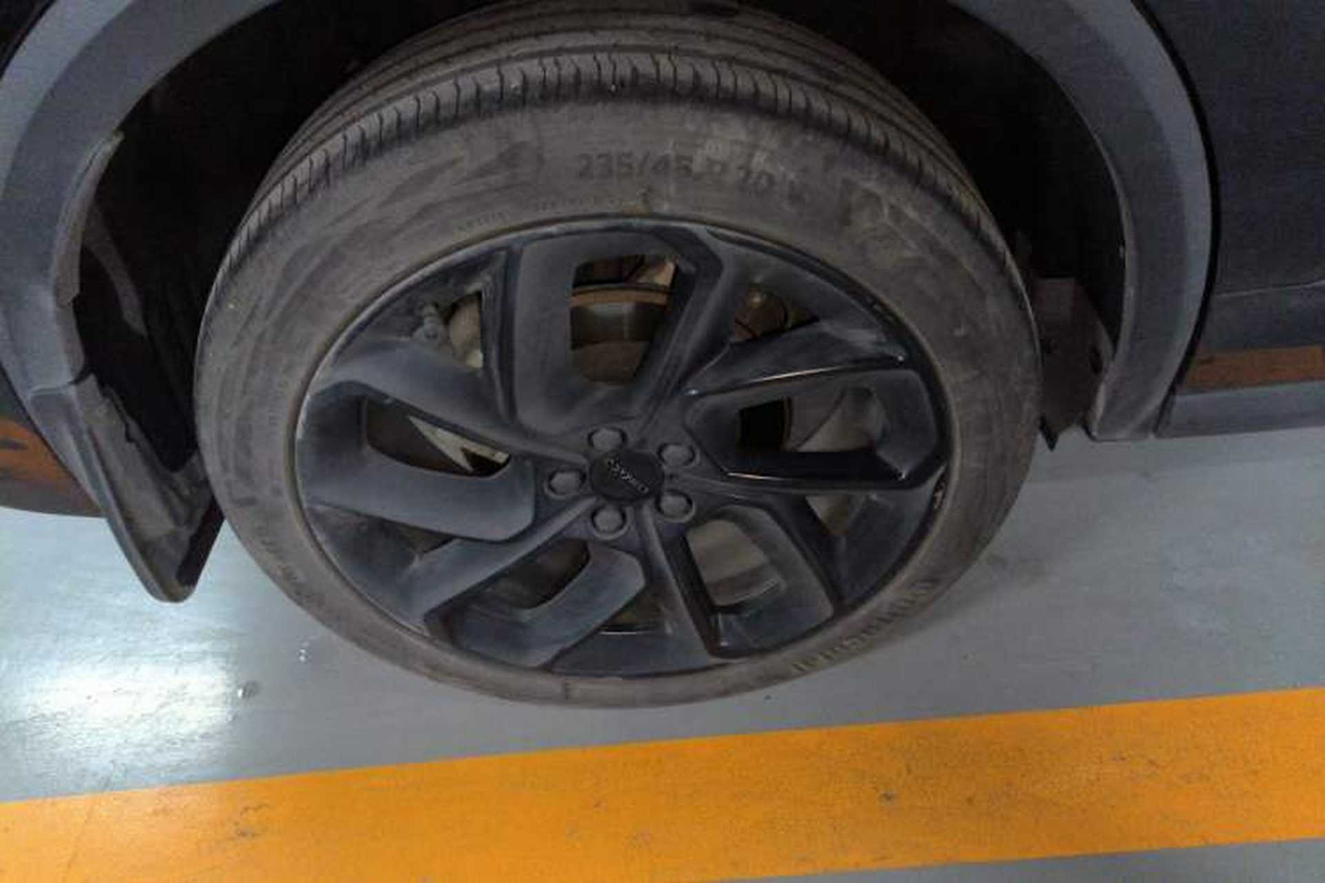 Used Lynk & Co 01 2021 2.0TD Four-Wheel Drive Dark Night Edition Exterior 5