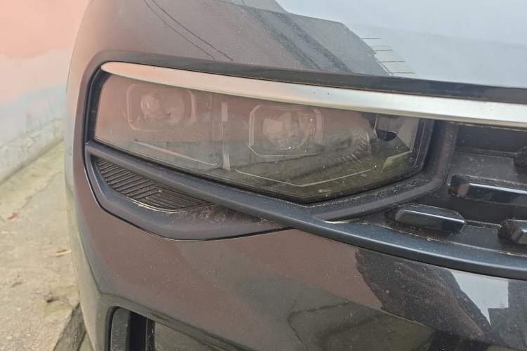 Used Lynk & Co 01 2021 2.0TD Two-Wheel-Drive Pro Trim Exterior 6