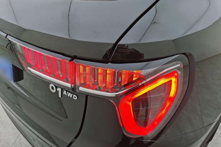 Used Lynk & Co 01 2021 2.0TD Four-Wheel Drive Dark Night Edition Exterior 6