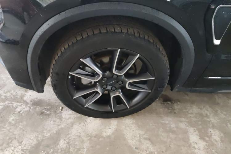 Used Lynk & Co 01 2021 2.0TD Two-Wheel-Drive Pro Trim Exterior 7