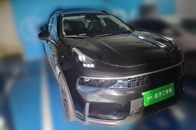 Used Lynk & Co 01 2021 2.0TD Two-Wheel-Drive Pro Trim Front Right 45 Deg
