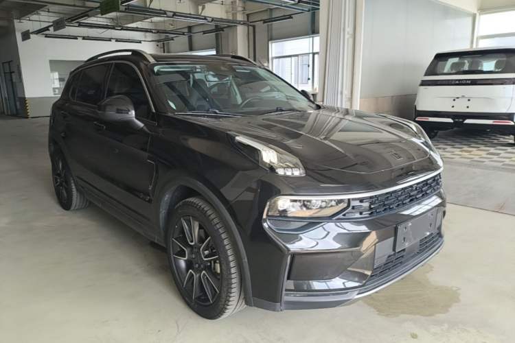 Used Lynk & Co 01 2021 2.0TD Two-Wheel-Drive Pro Trim Front Right 45 Deg