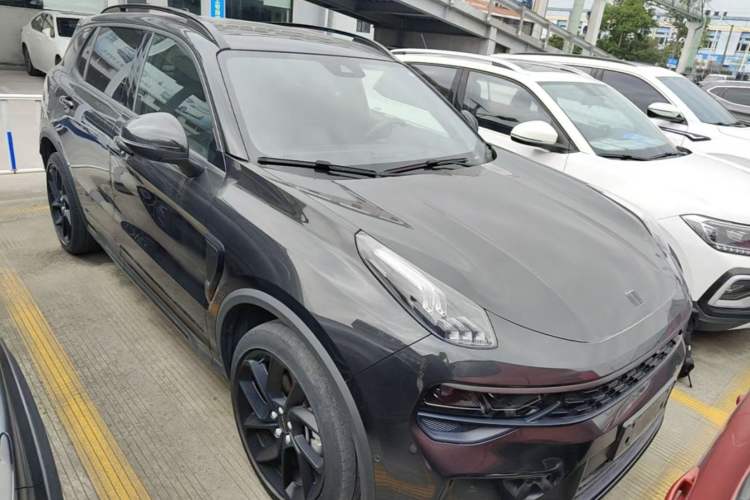 Used Lynk & Co 01 2021 2.0TD Four-Wheel Drive Dark Night Edition Front Right 45 Deg