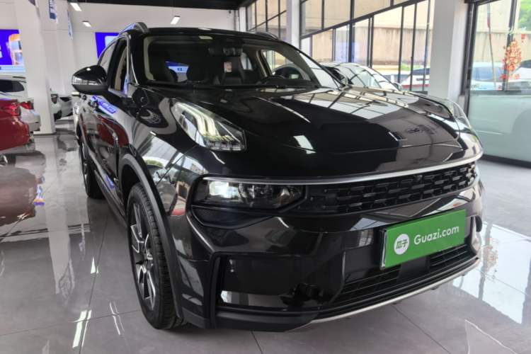 Used Lynk & Co 01 2021 2.0TD Two-Wheel-Drive Pro Trim Front Right 45 Deg