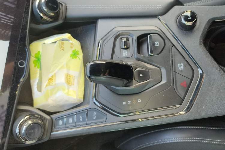 Used Lynk & Co 01 2021 2.0TD Four-Wheel Drive Dark Night Edition Gear Lever
