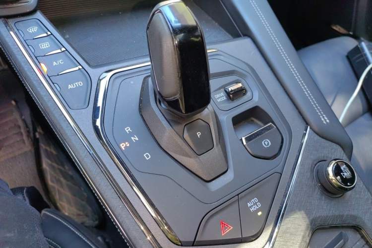 Used Lynk & Co 01 2021 2.0TD Four-Wheel Drive Hype-Halo Gear Lever