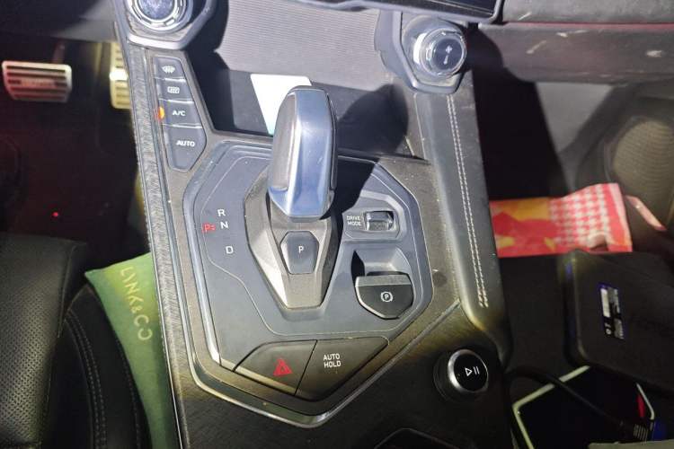 Used Lynk & Co 01 2021 2.0TD Two-Wheel-Drive Pro Trim Gear Lever